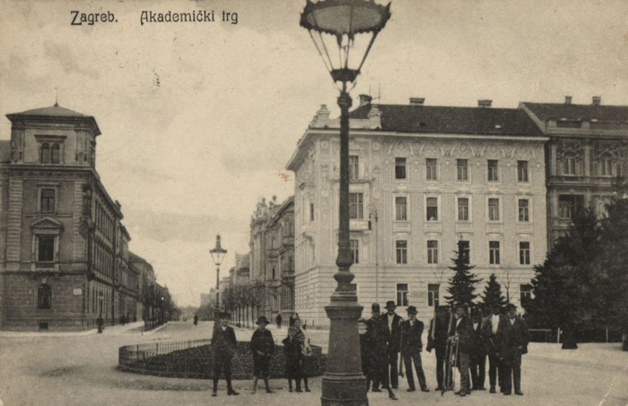 Akademički trg (današnji Trg Josipa Juraja Strossmayera) 1908. godine